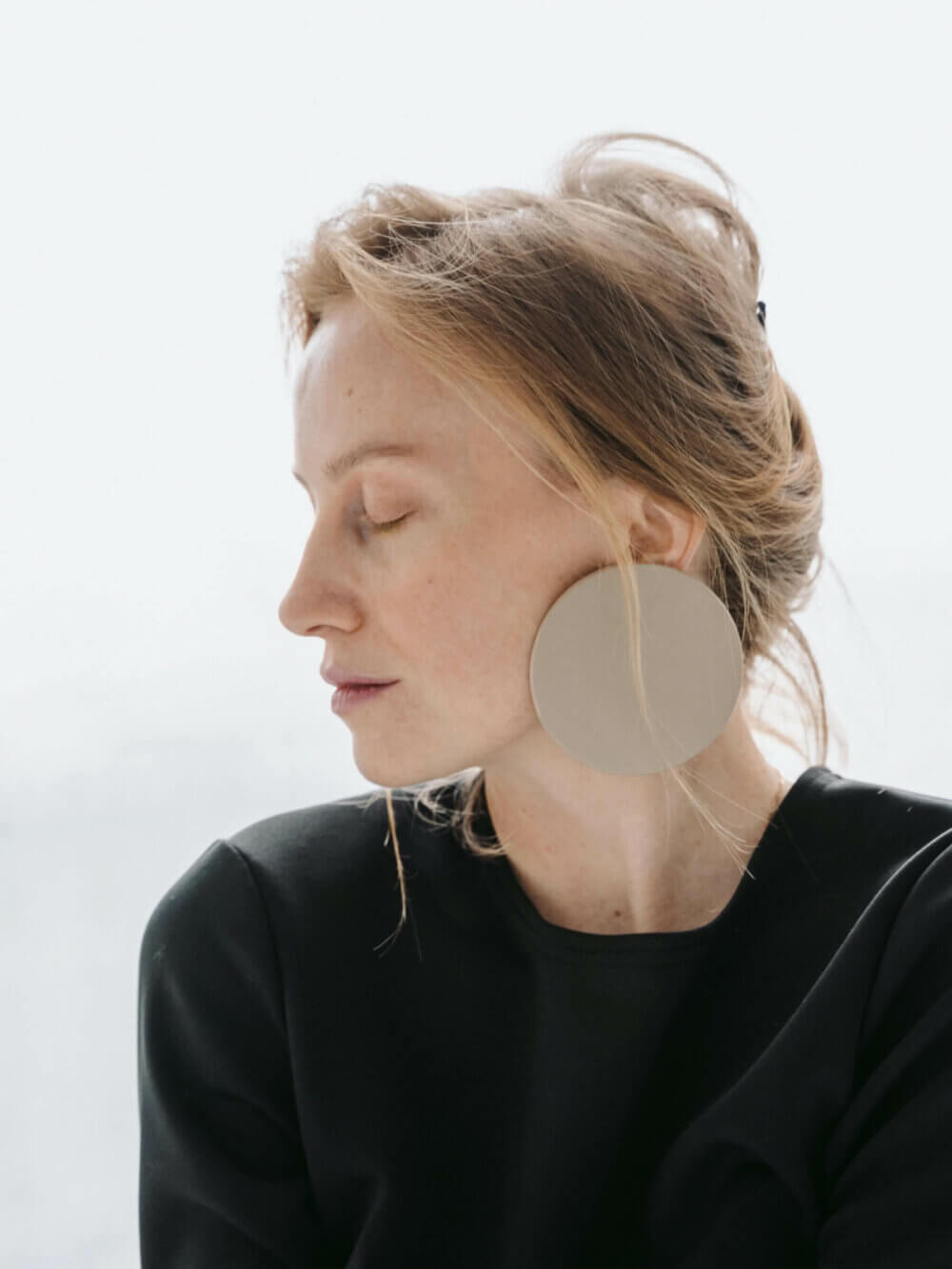 Textured leather circle earrings