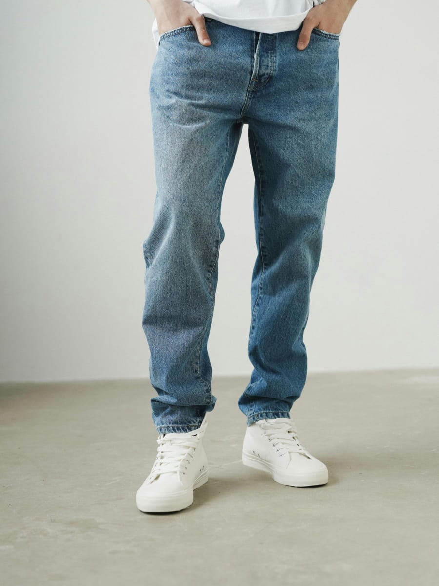 Tapered-fit jeans