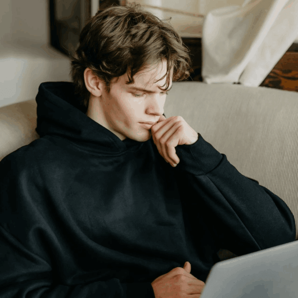 Hoodie avec balle intégrée